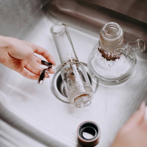 Are there any natural alternatives for cleaning a bong