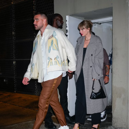 How did Taylor Swift and Travis Kelce's relationship begin
