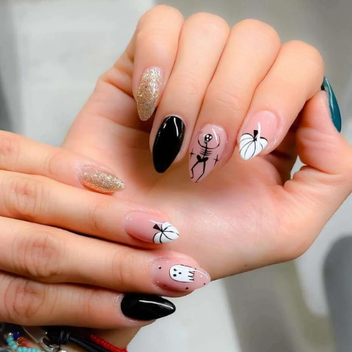 How to achieve an elegant Halloween-inspired french manicure