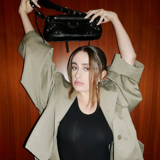 How does Rachel Sennott approach nude scenes in her acting career