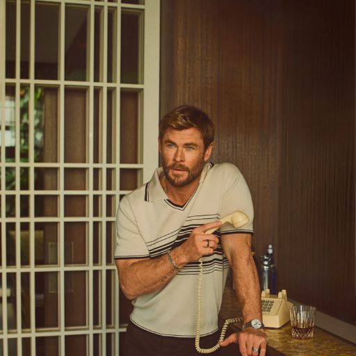 How Does Chris Hemsworth Embody the Fatherhood Look
