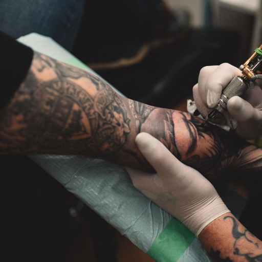 What should I expect during the sleeve tattoo process
