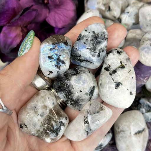 Healing Properties of Rainbow Moonstone