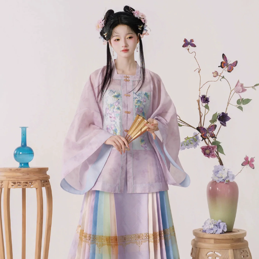 Introduction to Aoqun: Understanding the Traditional Chinese Ensemble